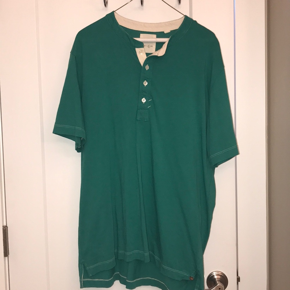 Green t shirt